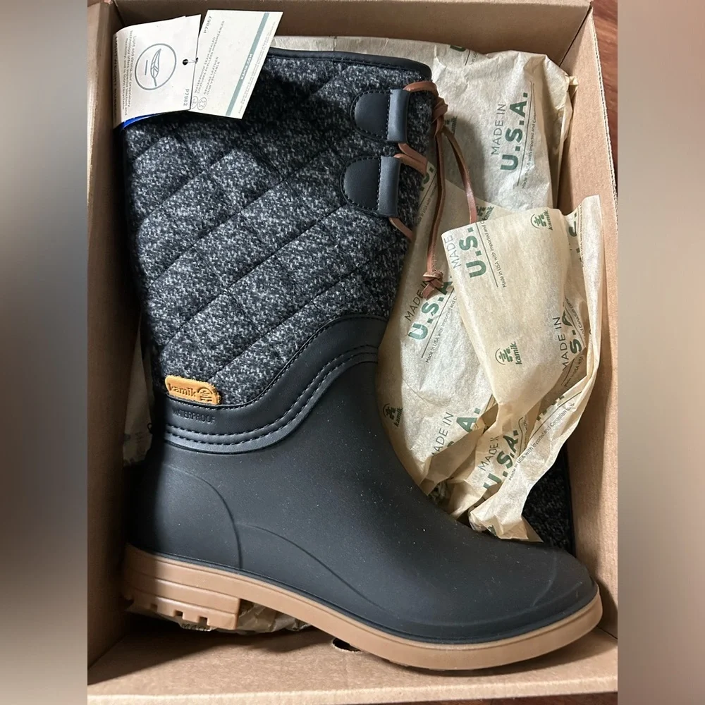NEW KAMIK Women's Abigail Winter or Rain boots in black/white Size 5